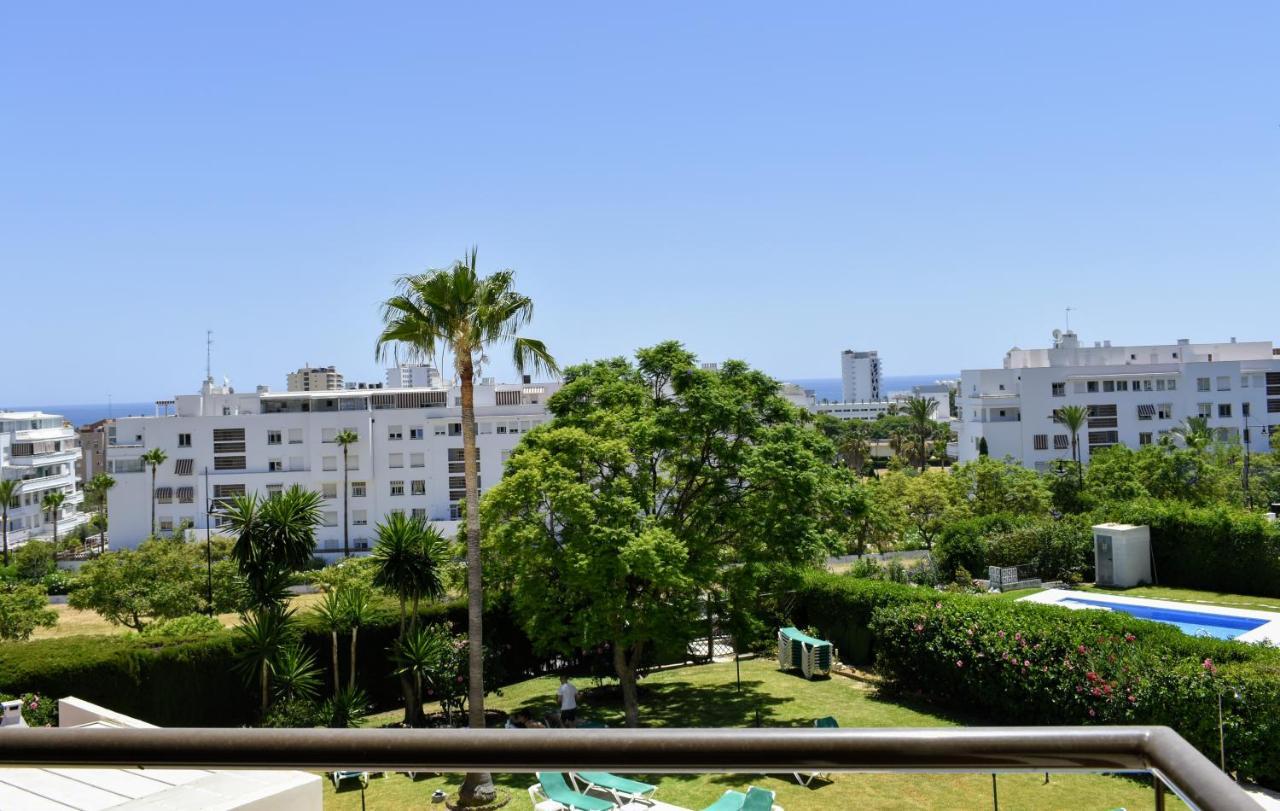 Playa Flores - Vistas A La Piscina Torremolinos Ngoại thất bức ảnh